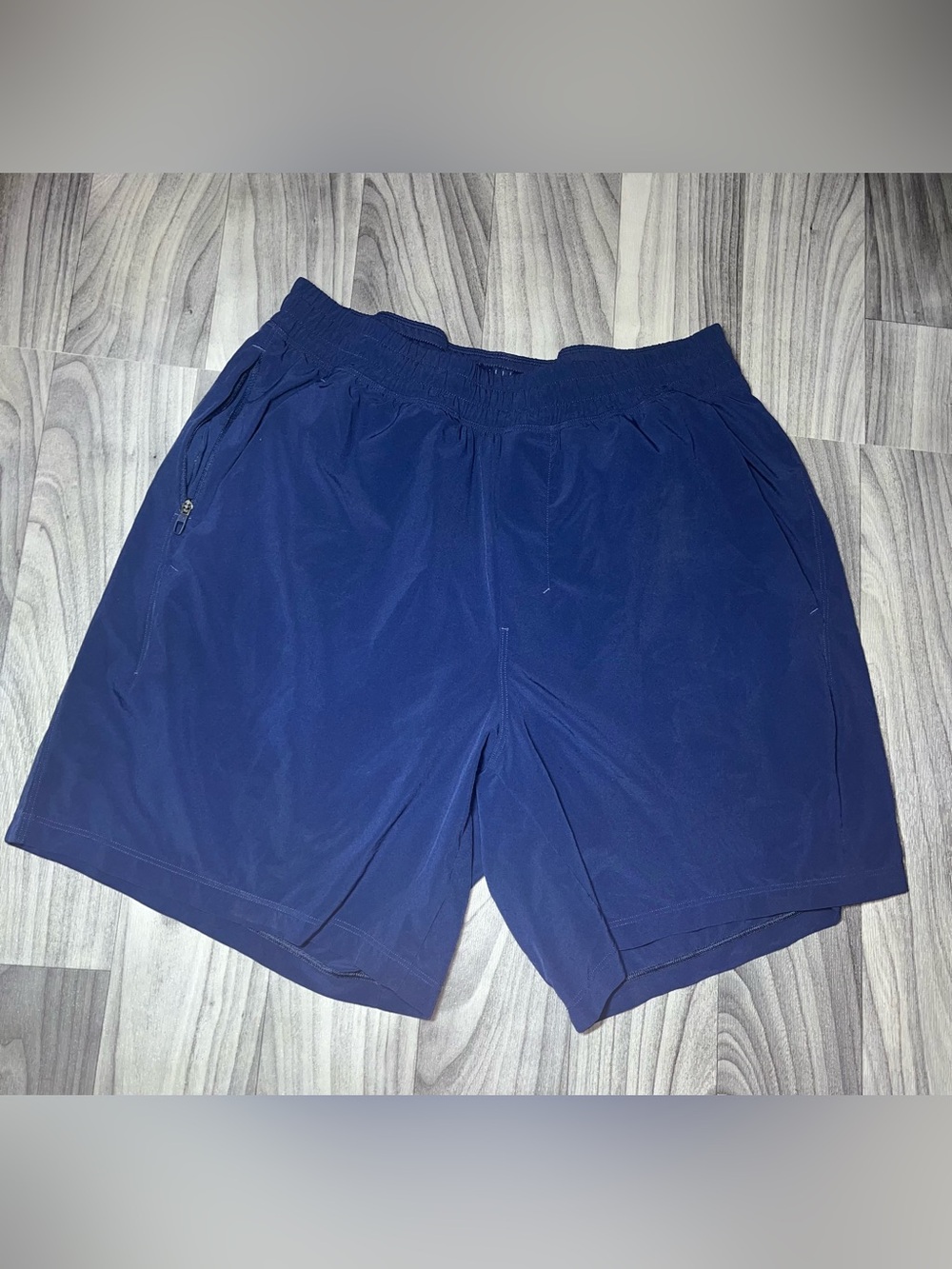 Men’s Lululemon 7” Pace Breaker Lined Shorts Size large Navy Blue M7B24S